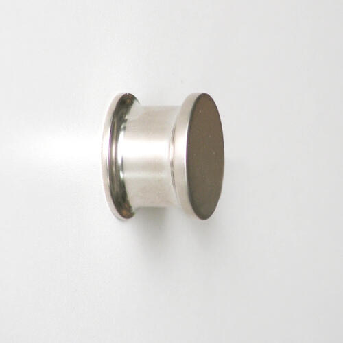 Unser Griffknopf aus vernickeltem Metall. Der ip20-Klassiker: unverändert seit 1975.