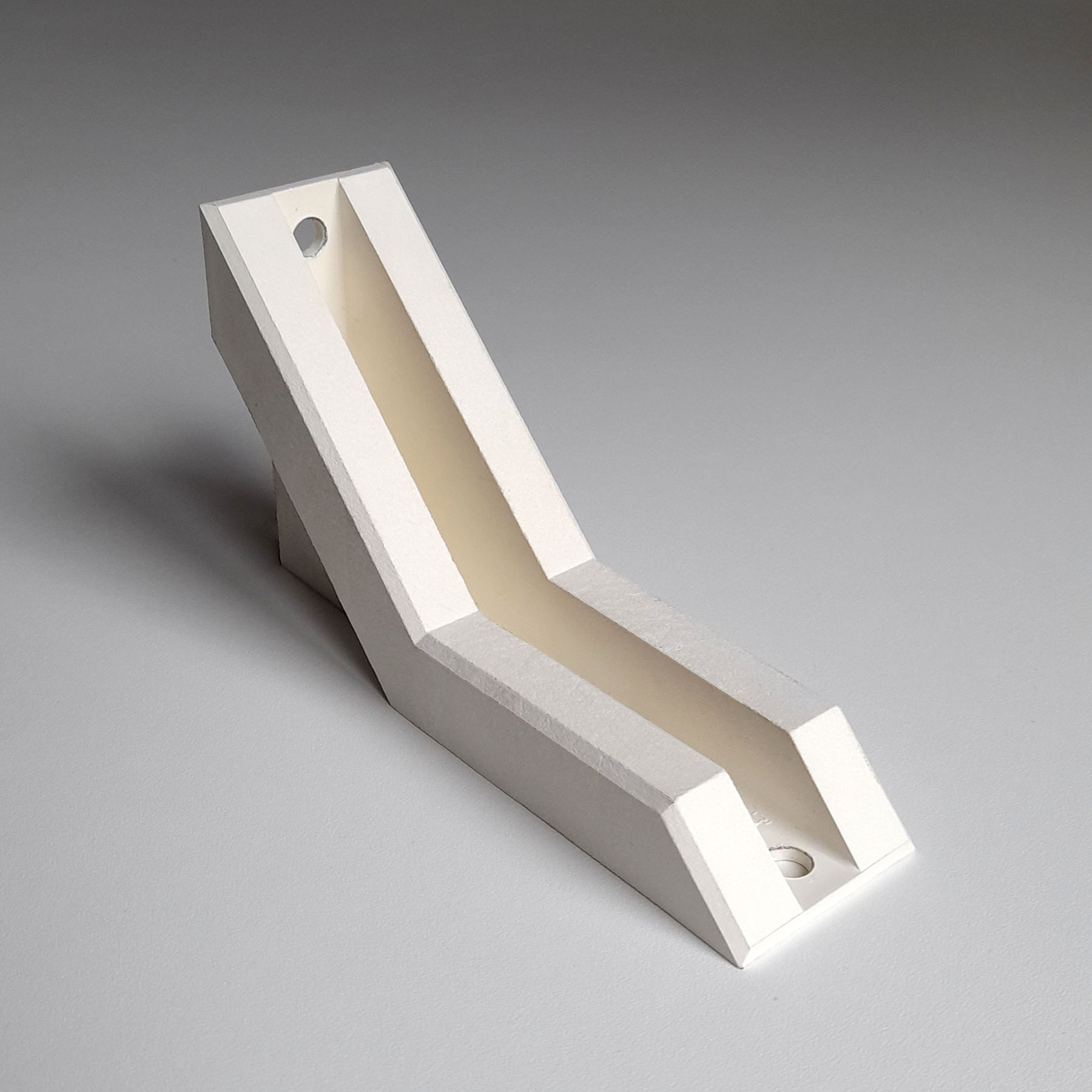 ip20 Konsole, ein hoch belastbarer Verbindungswinkel aus stabilem Kunststoff, z.B. für die Verbindung von Arbeitsplatte mit Stützwange.